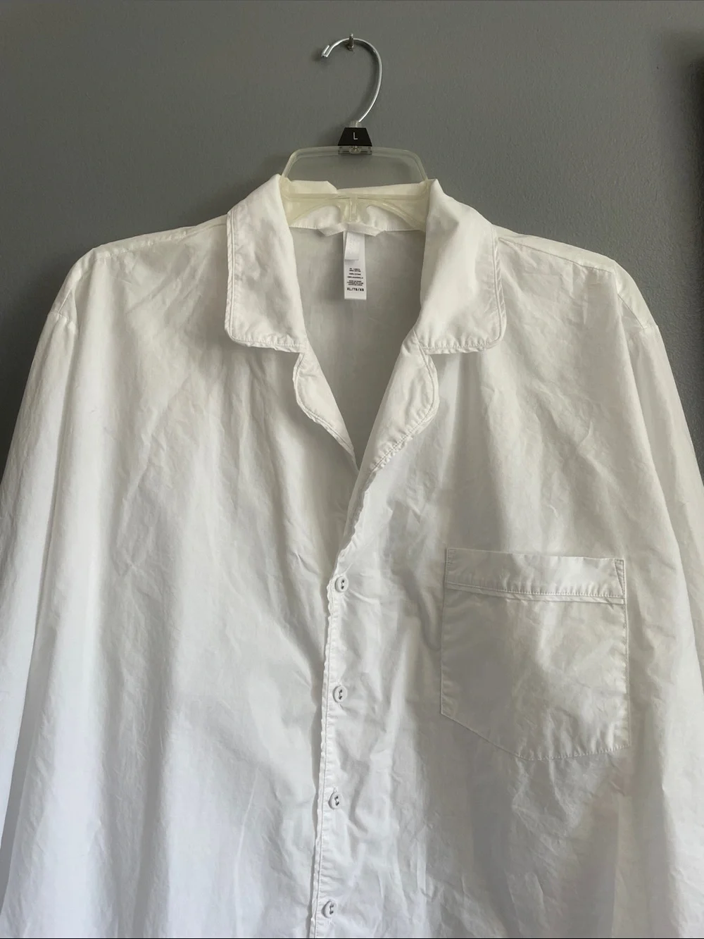Classic White Button-Up Shirt - Picture 3 of 5